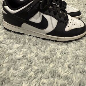 Nike Dunk Low “panda”
